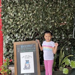 Sunday's Best Thrift Apparel - Entrance