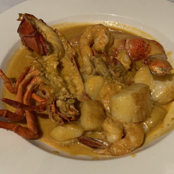 O Lavrador - Lagosta com Camarao e Vieiras em Molho de Champage (1/2 Lobster, Shrimp & Scallops in Champagne Sauce) - Portuguese Near Me - Jamaica, New York O Lavrador - Lagosta com Camarao e Vieiras em Molho de Champage (1/2 Lobster, Shrimp & Scallops in Champagne Sauce) - Portuguese Near Me - Jamaica, New York