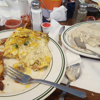 Jus' Jo's - Big Jo omelet, country fried potatoes, biscuits/gravy-everything tasted so fresh! - Breakfast & Brunch Near Me - Clovis, California