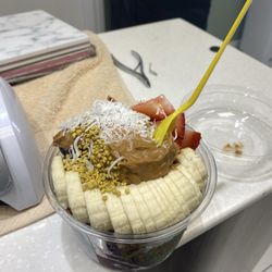 Raw's - Berry Bounce Açaí Bowl