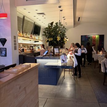 Dry Creek Kitchen - Bar seating - New American Near Me - Healdsburg, California Dry Creek Kitchen - Bar seating - New American Near Me - Healdsburg, California