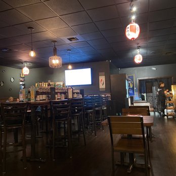 Zu Izakaya - Eating area: bar table and regular tables - Asian Fusion Near Me - Tempe, Arizona