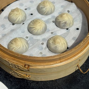 Din Tai Fung 鼎泰豐 - Steamed Chocolate & Mochi Xiao Long Bao (6 each) - Dim Sum Near Me - Vancouver, British Columbia Din Tai Fung 鼎泰豐 - Steamed Chocolate & Mochi Xiao Long Bao (6 each) - Dim Sum Near Me - Vancouver, British Columbia