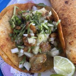 Nomi's Lonchera - Chicken taco. Juicy flavorful chicken 9.1/10