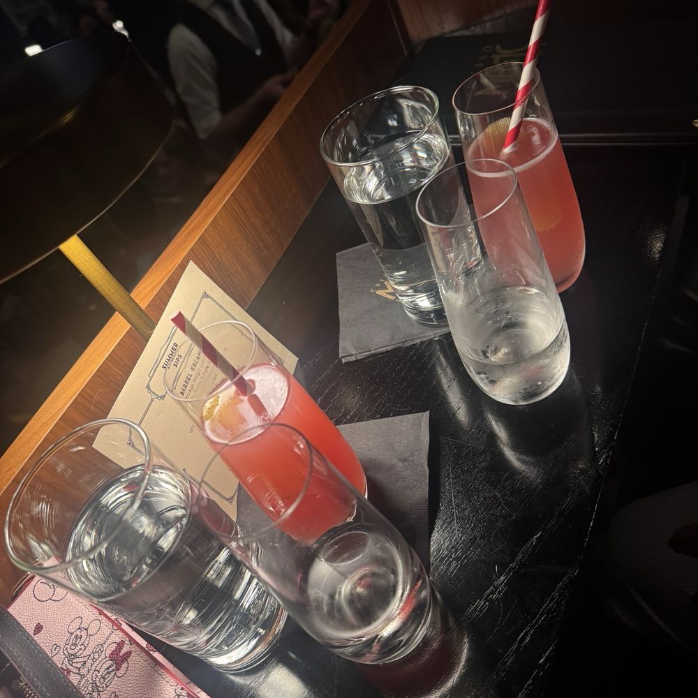 Chicago Magic Lounge - Magicians Near Me - Chicago, Illinois Chicago Magic Lounge - Magicians Near Me - Chicago, Illinois