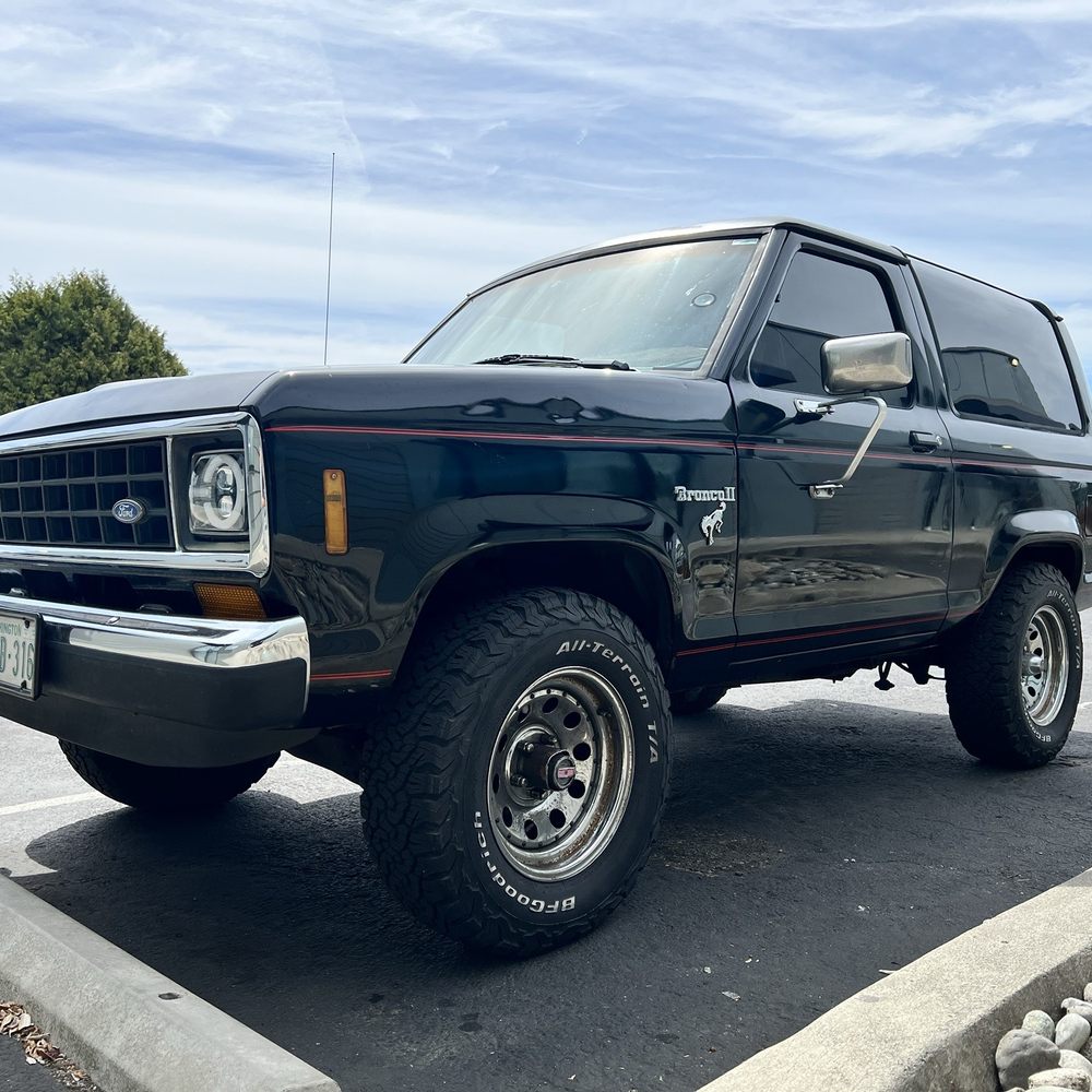 Custom Auto Tint - Auto Glass Services Near Me - Tacoma, Washington