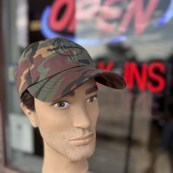 Tuna’s barbershop 