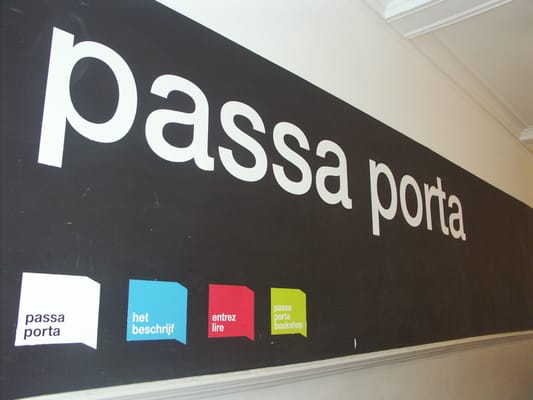 Passa Porta Bookshop by null