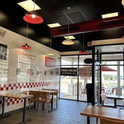 Five Guys - Dining room