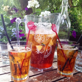 The Crabtree - Pimms jug. - Pubs Near Me - London, XGL