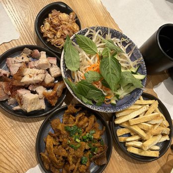 Quan Nhii - Vietnamese Near Me - Westminster, California