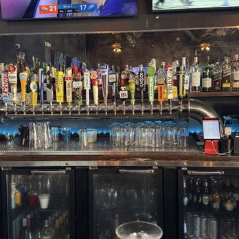 Rocco's Tavern - Sports Bars Near Me - Pasadena, California