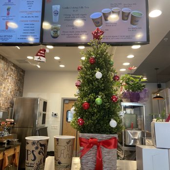 T Hub Cafe - Decor - Bubble Tea Near Me - Mountain House, California