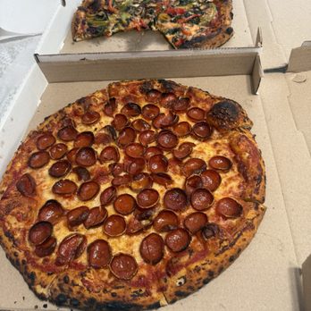 Pizza Parlor - Pepperoni pizza - Pizza Near Me - Long Beach, California Pizza Parlor - Pepperoni pizza - Pizza Near Me - Long Beach, California