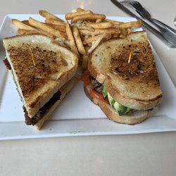 Kelly's Diner - Burger and garlic fries