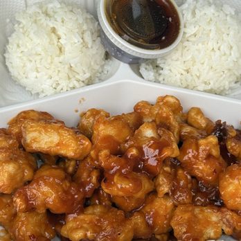 Village Inn - General Tso's Chicken - 6 Star Spice Level! - Burgers Near Me - Maple Valley, Washington