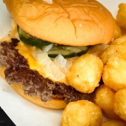 Stay Tuned Burgers - Burger me please.