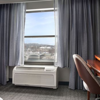 Courtyard by Marriott Hamilton - Guest Room - Hotels Near Me - Hamilton, Ohio Courtyard by Marriott Hamilton - Guest Room - Hotels Near Me - Hamilton, Ohio