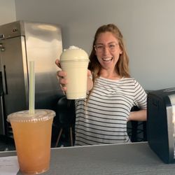 Caledonia Nutrition - The owner & my drinks