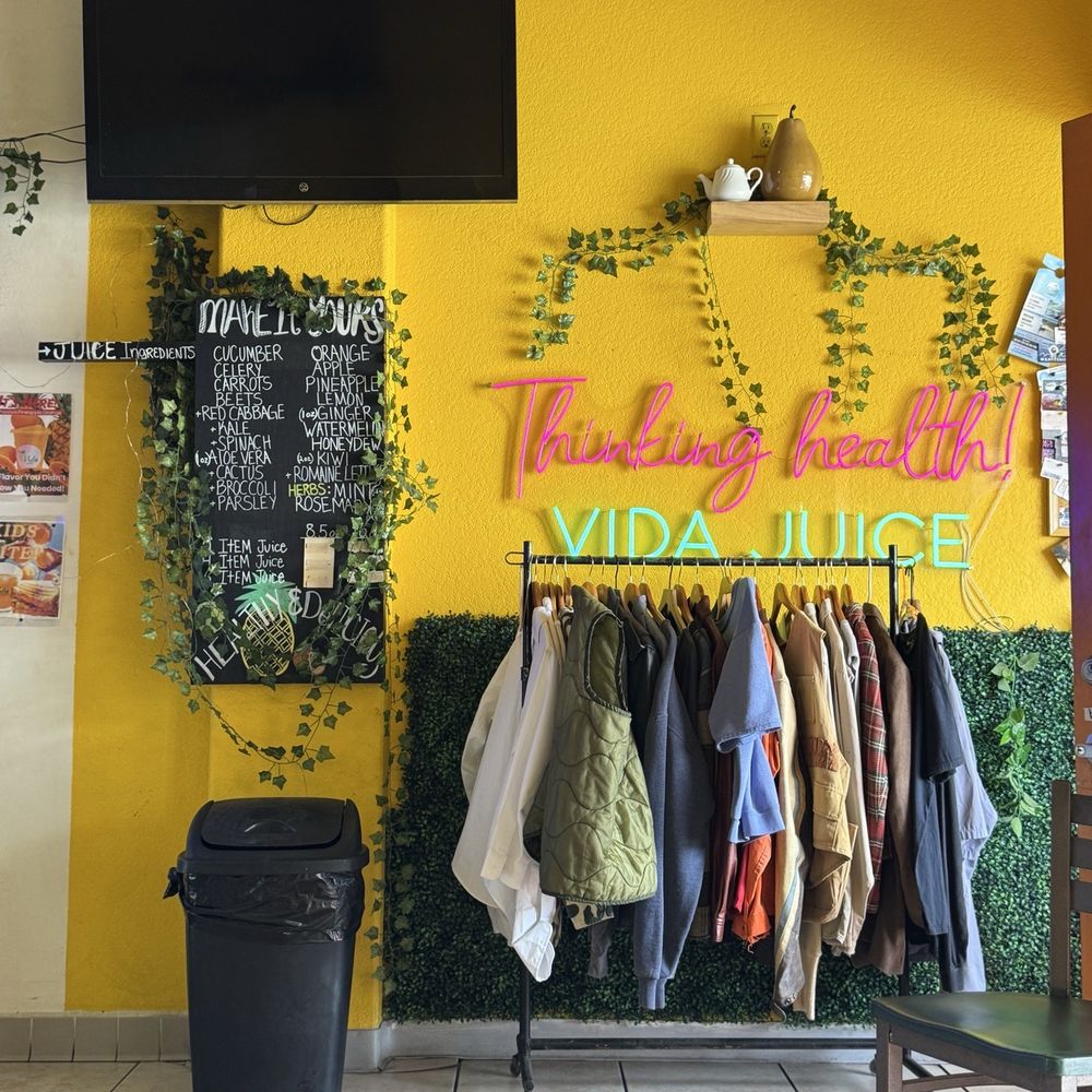 Vida Juice - Interior - Desserts Near Me - Long Beach, California Vida Juice - Interior - Desserts Near Me - Long Beach, California