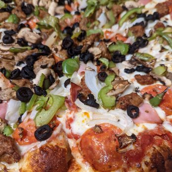 Whata Lotta Pizza - Deluxe Pizza Large ($16.99) - Pizza Near Me - Huntington Beach, California Whata Lotta Pizza - Deluxe Pizza Large ($16.99) - Pizza Near Me - Huntington Beach, California