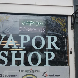 Expressions Electronic Cigarettes - Near the traffic light! :)