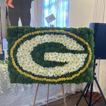 A Beautiful California Florist - Funeral arrangement - Florists Near Me - Long Beach, California