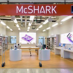 McSHARK - Store von außen
