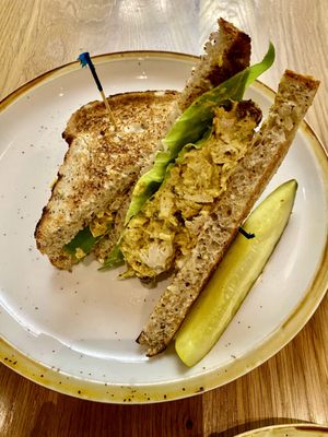The Speckled Egg PGH by null