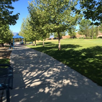 Vista View Park - Nice lawn, playground and picnic area. - Parks Near Me - Sparks, Nevada