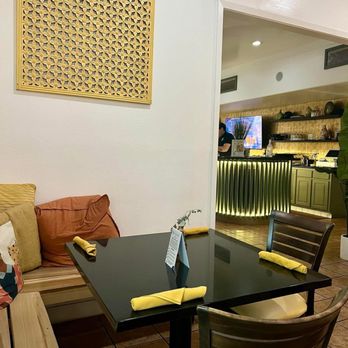Mango Haus - Interior - Breakfast & Brunch Near Me - Bakersfield, California