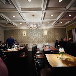 St. Eve's Restaurant - One dining room