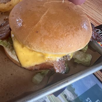 BILL-E's - Bill-E's Bacon Cheeseburger - Burgers Near Me - Fairhope, Alabama