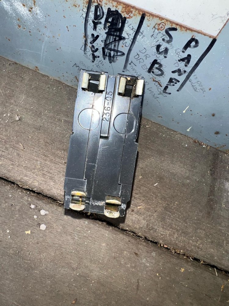 Slide of Betos Electric