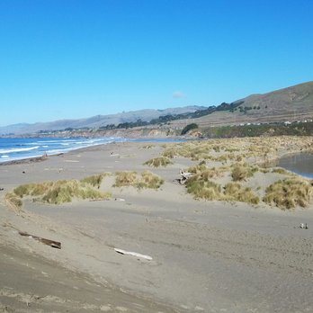 Sonoma Coast State Beach - South Salmon Creek, on top of the dunes looking north - Beaches Near Me - Bodega Bay, California Sonoma Coast State Beach - South Salmon Creek, on top of the dunes looking north - Beaches Near Me - Bodega Bay, California
