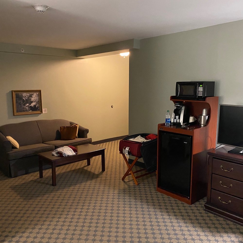 Large room with separate sitting area. TV didn't work for some reason for a couple days.