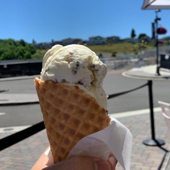 Ice Cream Social - Ruston - Honey pistachio - Desserts Near Me - Ruston, Washington Ice Cream Social - Ruston - Honey pistachio - Desserts Near Me - Ruston, Washington