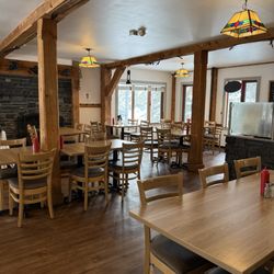 Bill Peyto's Café - Interior