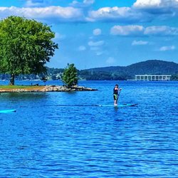 Mountain 2 Island Paddleboard Company - Mtn2Island standup paddleboarding with the very patient instructor @ Claytor Lake State Park