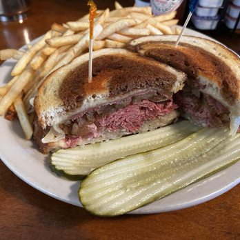 Hank's Creekside Restaurant - Grilled Rueben w/ added Grilled onions - American Near Me - Santa Rosa, California