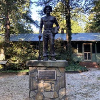 Oconee State Park - Parks Near Me - Mountain Rest, South Carolina Oconee State Park - Parks Near Me - Mountain Rest, South Carolina