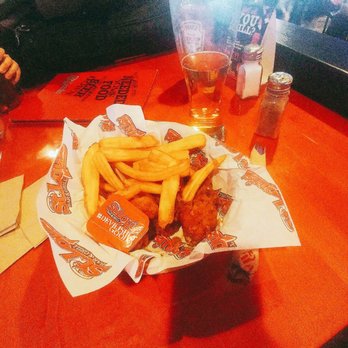 St. Louis Bar & Grill - Chicken Wings Near Me - Toronto, Ontario St. Louis Bar & Grill - Chicken Wings Near Me - Toronto, Ontario