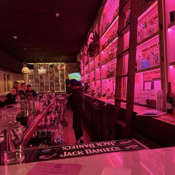 House of Charm - Bar área - Dive Bars Near Me - Buffalo, New York House of Charm - Bar área - Dive Bars Near Me - Buffalo, New York