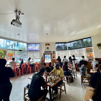 Fat's Fried Chicken & Waffles - Inside Vibe with the dopest sound system ya ever heard! - Southern Near Me - Seattle, Washington