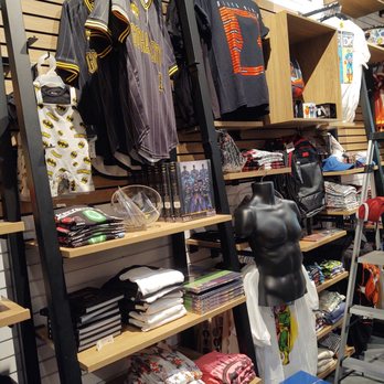 BoxLunch - Clothing - Women's Clothing Near Me - Orlando, Florida