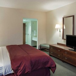 Clarion Hotel & Conference Center