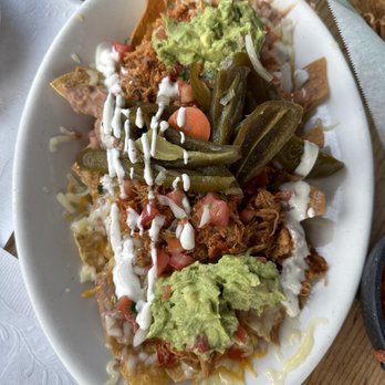 Splash Baja - Grilled chicken nachos, again feeds at least two adults. - Mexican Near Me - Primo Tapia, BCN Splash Baja - Grilled chicken nachos, again feeds at least two adults. - Mexican Near Me - Primo Tapia, BCN