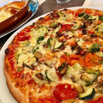 Restaurant am Flugplatz - Gemüse Pizza und Canneloni als Hauptgang - Italian Near Me - Heubach, BW Restaurant am Flugplatz - Gemüse Pizza und Canneloni als Hauptgang - Italian Near Me - Heubach, BW