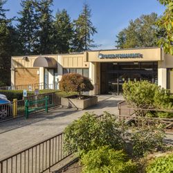 Kaiser Permanente Renton Medical Center - Kaiser Permanente Renton Medical Center Entrance