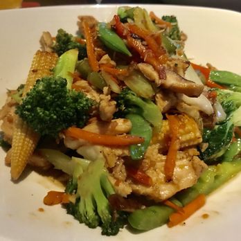 Yard House - Chicken Rice Chicken Rice Bowl - Vegetarian Near Me - Burbank, California